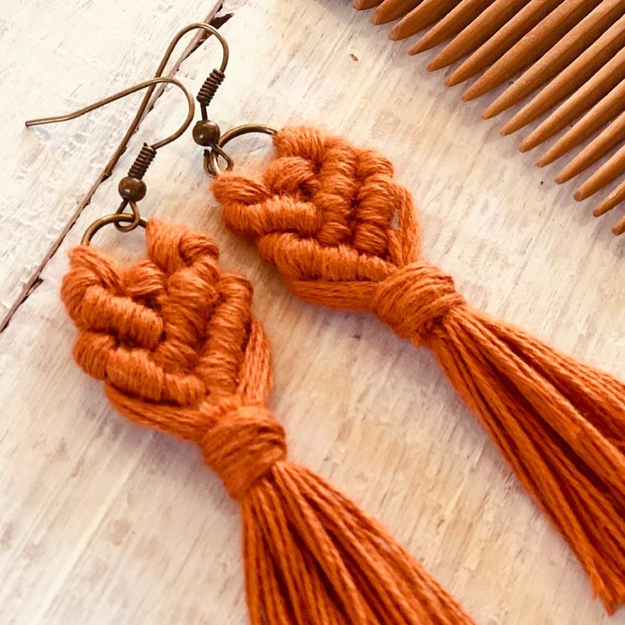 Kit Macramé Boucles d’oreilles - Nœuds & Pompons