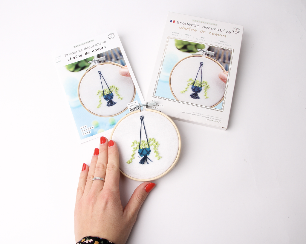 Green Embroidery Kit - Chain of Hearts