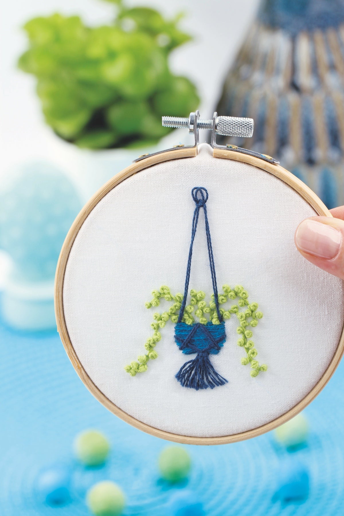 Green Embroidery Kit - Chain of Hearts