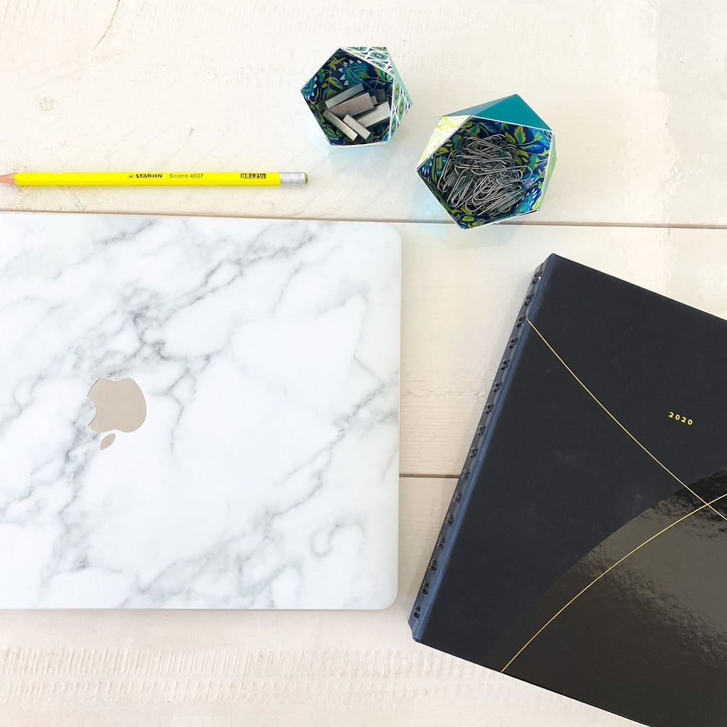 Kit to create 4 empty geometric paper pockets