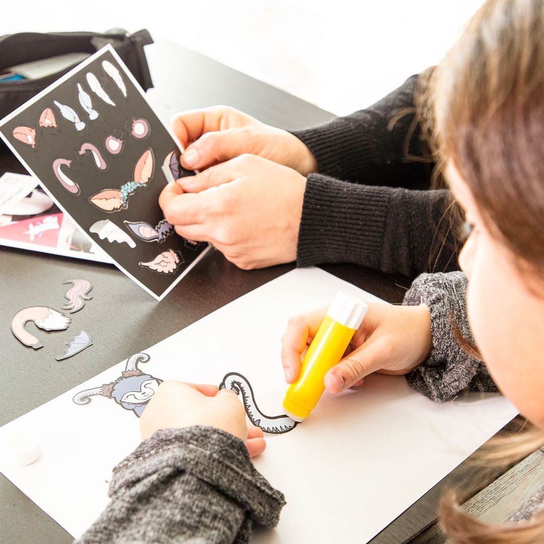 Kit to create 4 fantastic paper creatures